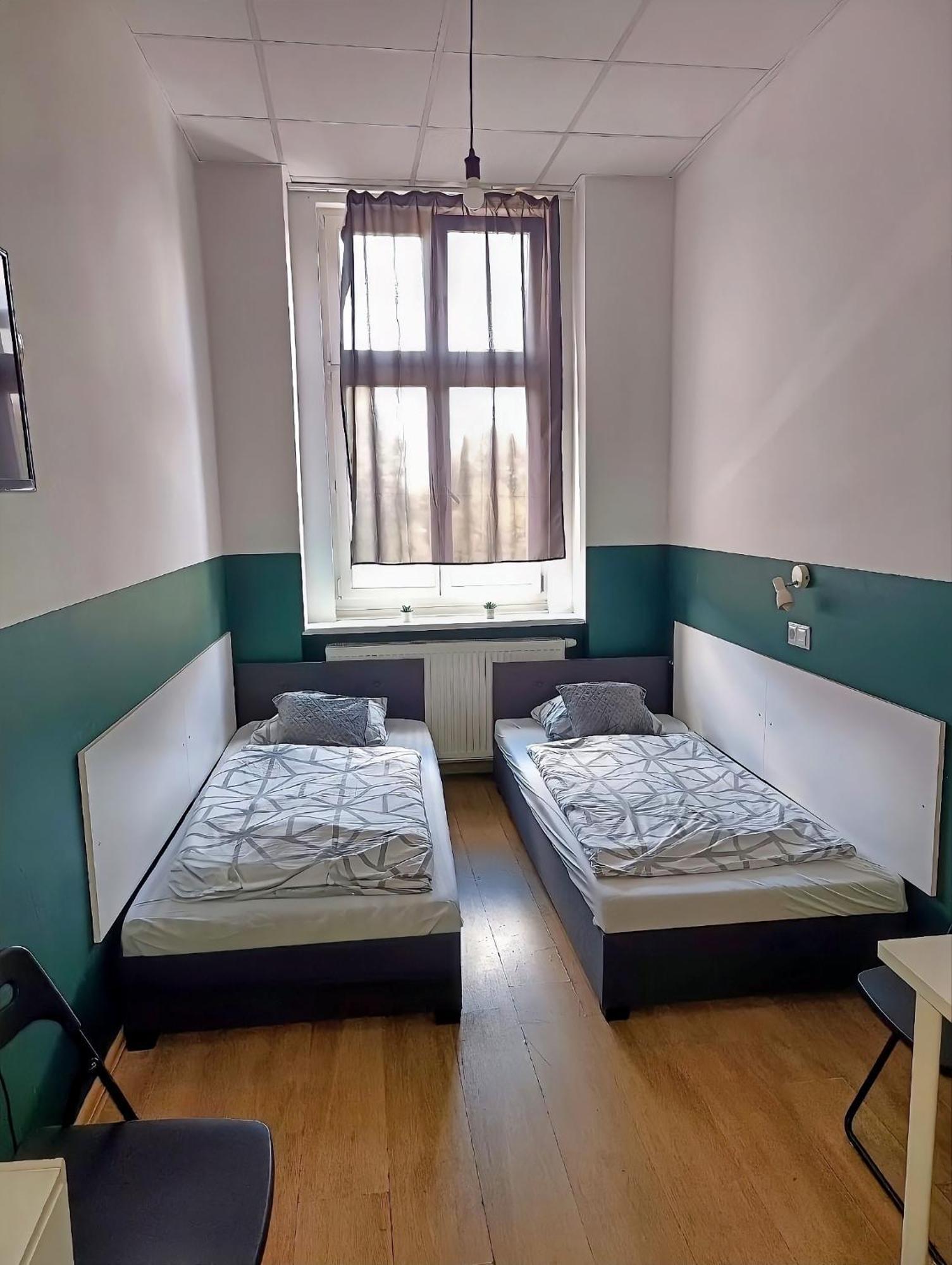 Mickiewicza Hostel Катовице Экстерьер фото